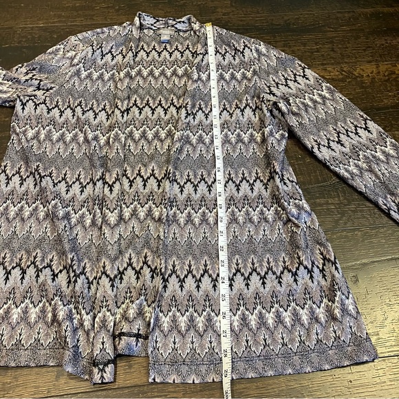 Travelers by Chico's | Gray lightweight knitted cardigan - Picture 4 of 8